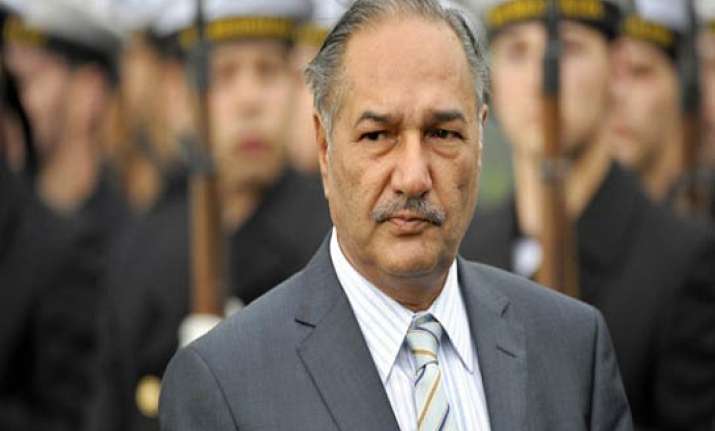 pak threatens to pull back troops from afghan border