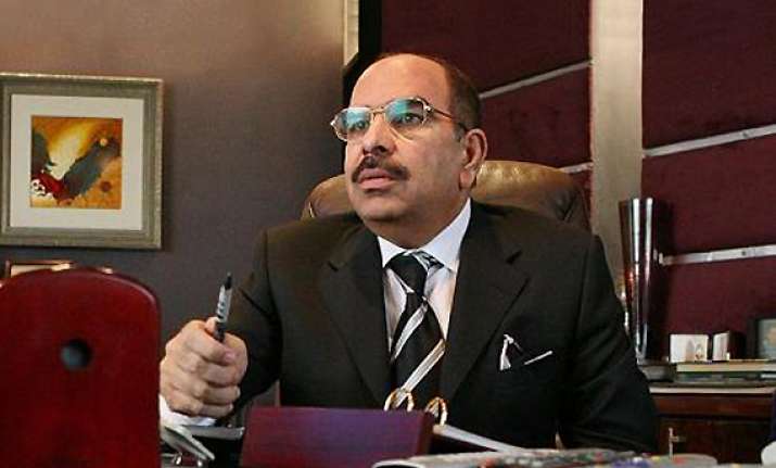 pak tycoon to present bombs like evidence against cj s son
