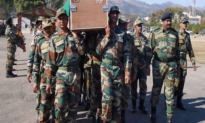 pakistan denies killing five indian soldiers