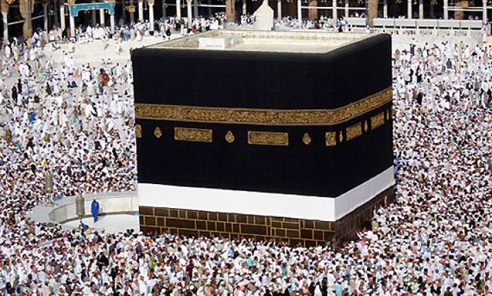 pakistani man walks 6 387 km to reach mecca for hajj