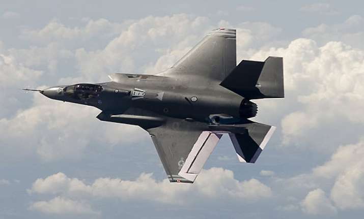 pentagon grounds its entire fleet of f35 fighter jets