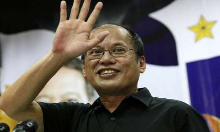 philippines president approves contraceptives law