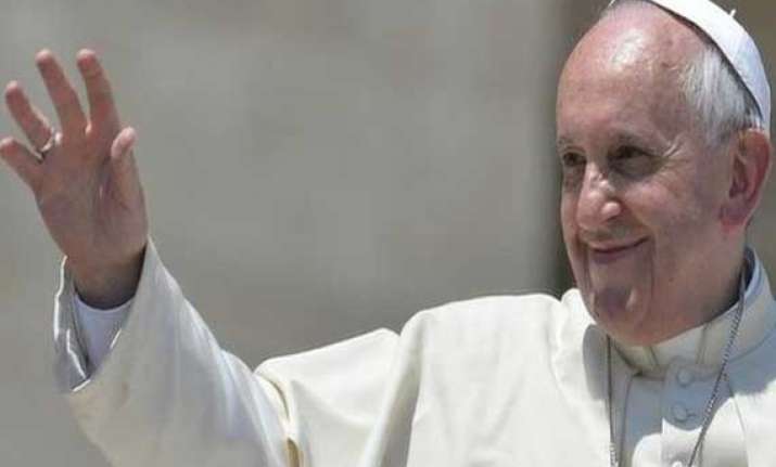pope francis urges an end to israel palestine conflict