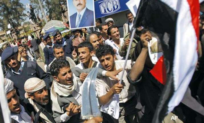 protesters clash with police in bahrain