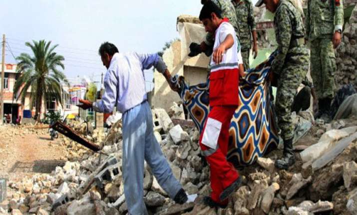 quakes hit southeast pakistan 1 killed 30 injured
