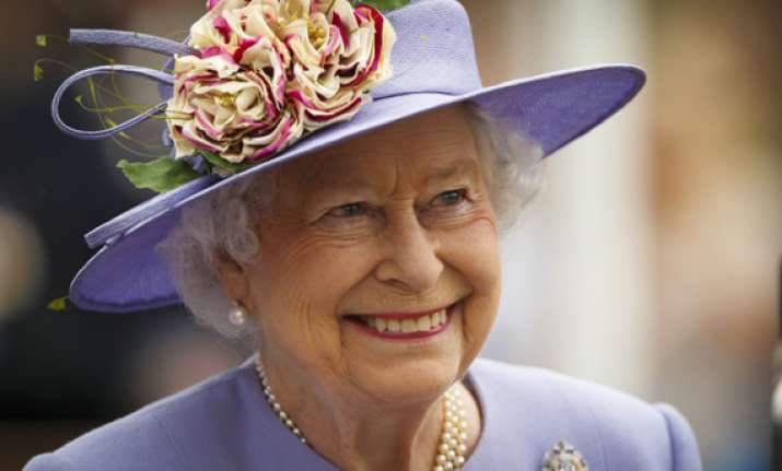 queen elizabeth ii on vacation