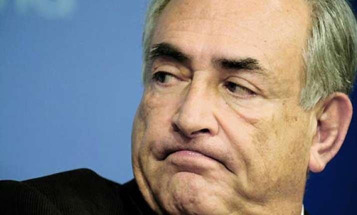 rape charge accused strauss kahn moves into a new home