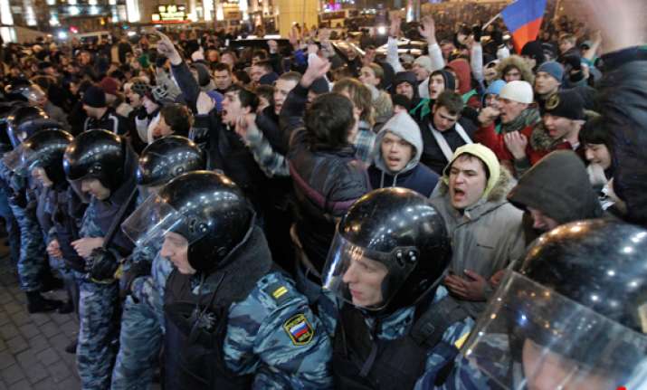 vladimir putin challenged thousands pour in to russian