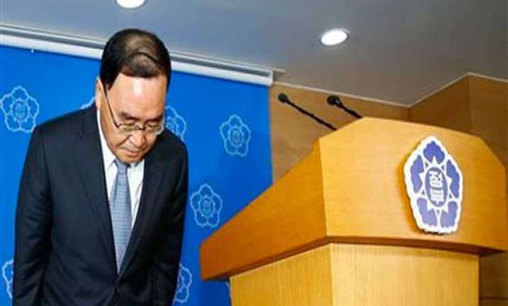 s korea names new prime minister after ferry disaster