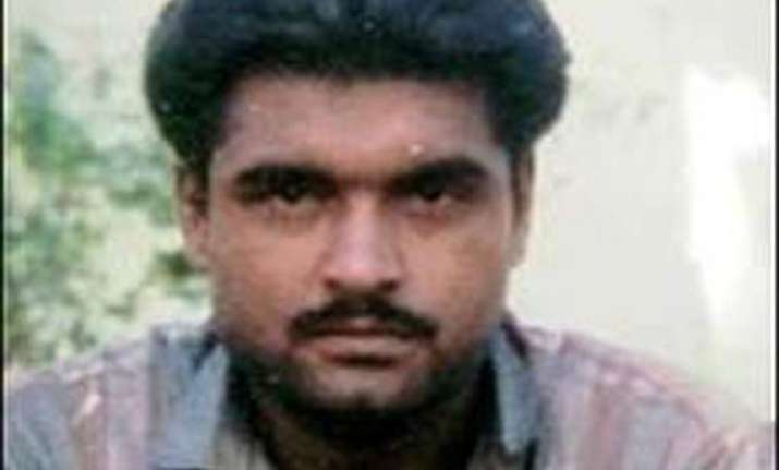 sarabjit case pak court asks govt s reponse on pardon