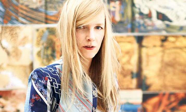 sarah burton in first show after designing kate s gown