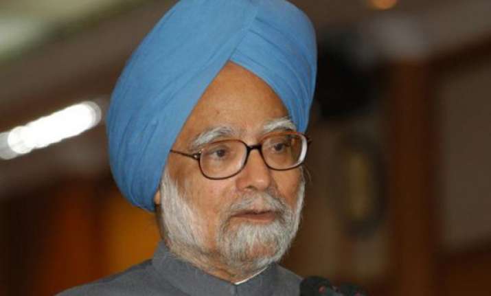 singh becomes first foreign leader to address maldives