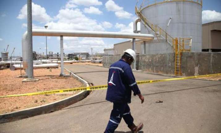 south sudan to shut down oil industry next week