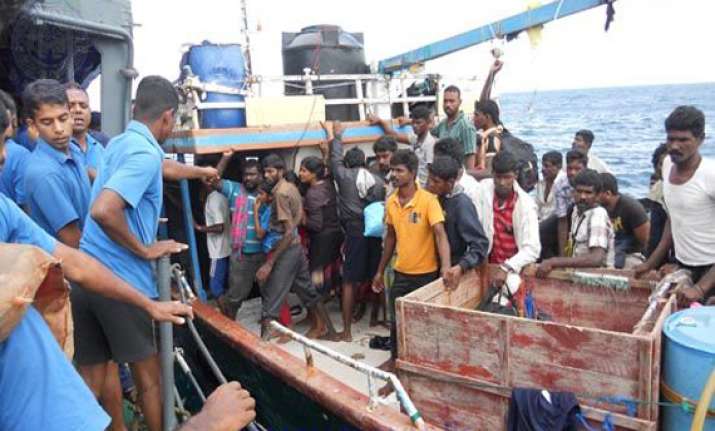 sri lanka arrests australia bound illegal migrants