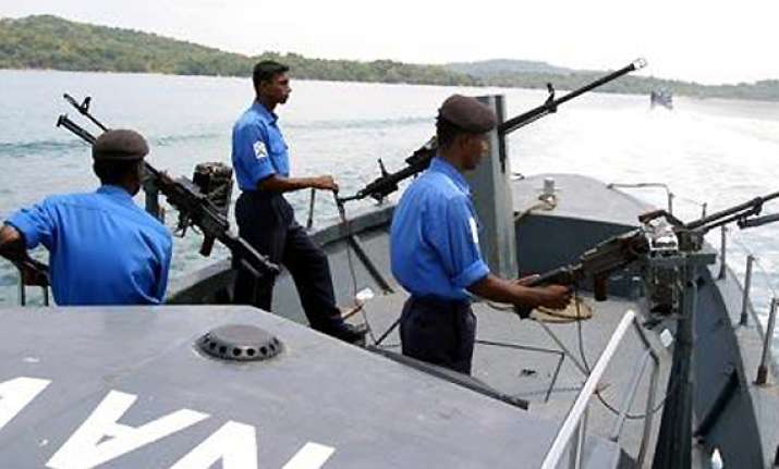 sri lankan navy arrests 27 indian fishermen
