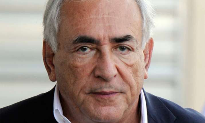 strauss kahn settles lawsuit with new york hotel maid