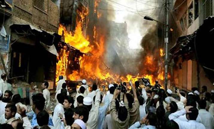 24 dead in suicide attack in northwest pakistan