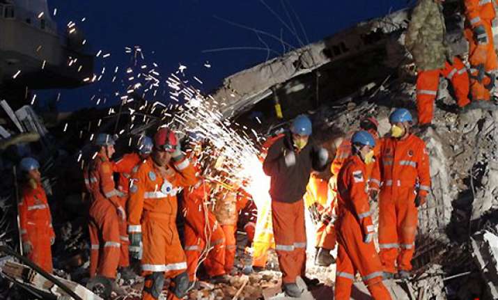 teenager saved days after turkey quake as toll reaches 550
