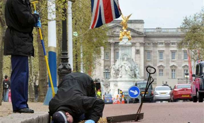 terror threat police gear up for royal wedding