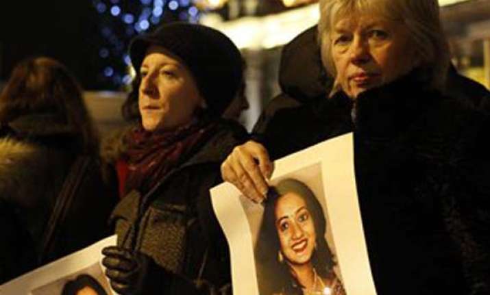thousands come out in ireland to protest death of pregnant