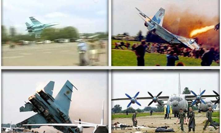 today in history largest air show disaster