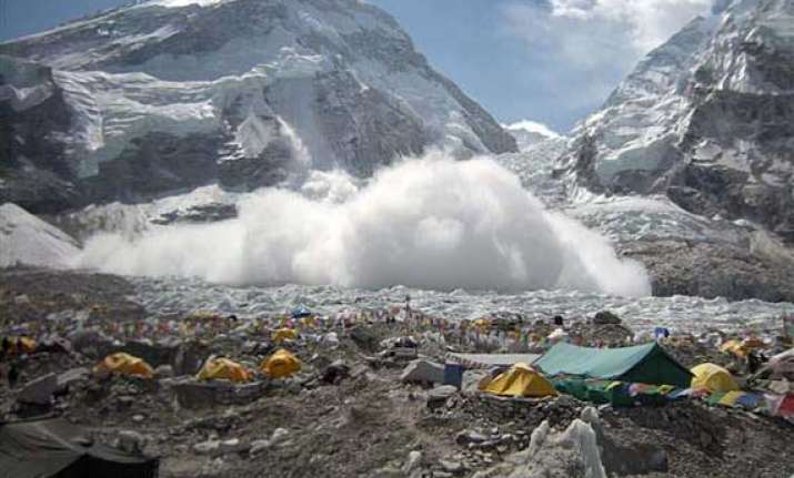 top nepal officials fly to everest to end crisis