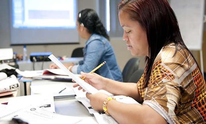 us plans to allow spouse of h1b visa holder to work in
