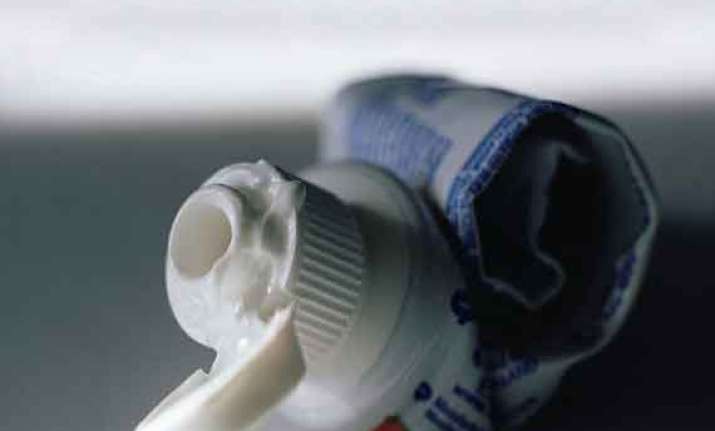 us warns of explosives in toothpaste tubes of airline