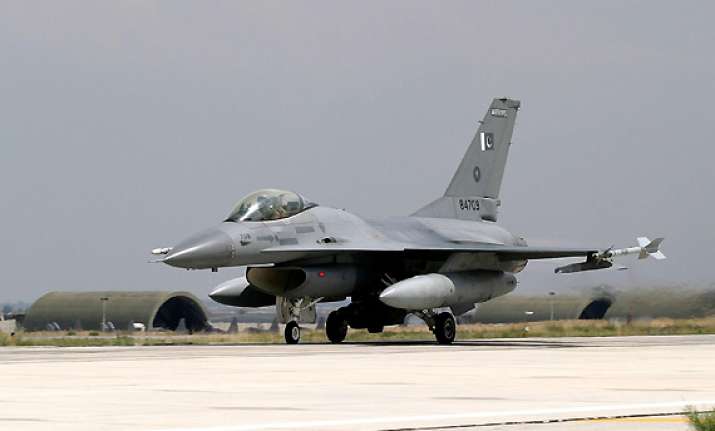 us delivers 3 f 16s to pakistan