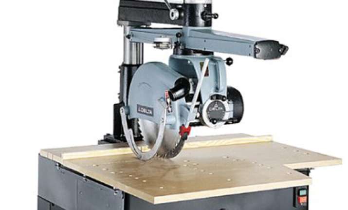 us woman uses power saw to cut sleeping husband s neck