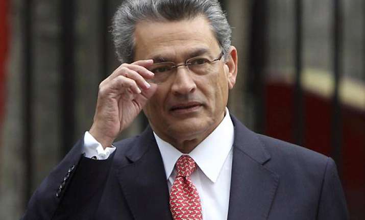 us prosecutors want rajat gupta jailed for ten years