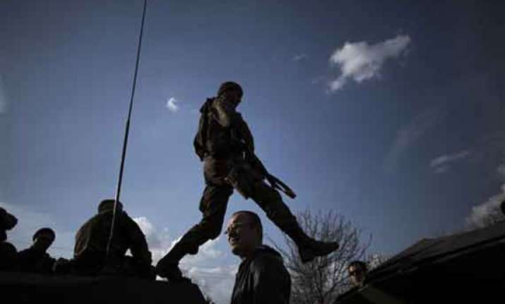 ukrain crisis us to alternately cajole threaten russia