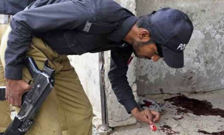 unidentified gunmen shot and killed 6 persons in quetta