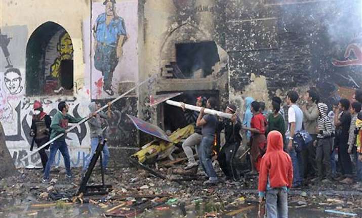 violence erupt across egypt as president morsi defends new