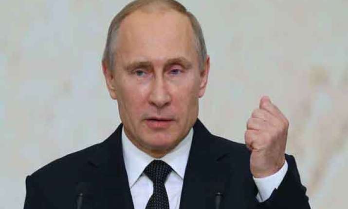 vladimir putin to ensure probe team reaches mh17 crash site