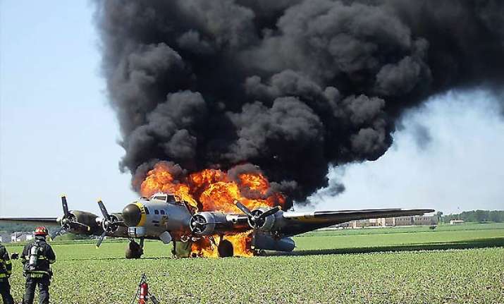 world war ii bomber crashes outside chicago