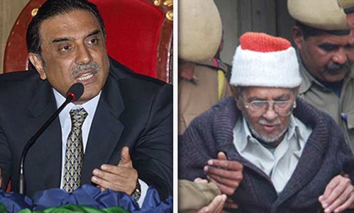 zardari orders all possible steps to bring back chisti