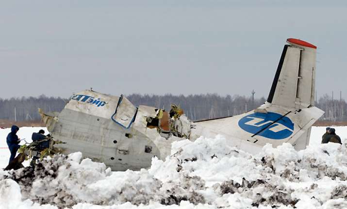 plane crash in siberia kills 31 of 43 on board