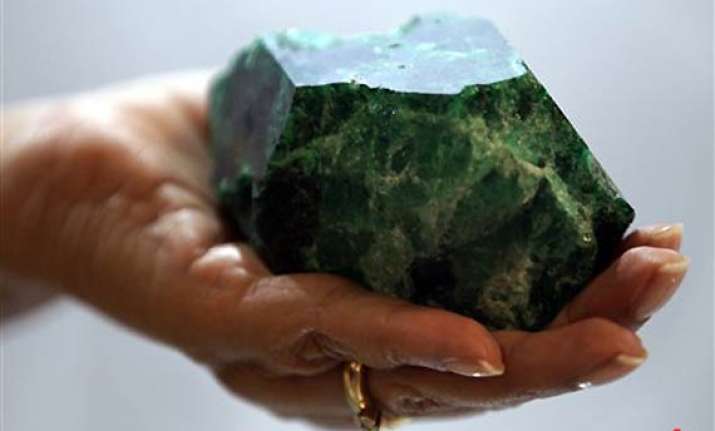 2.27 kg raw emerald goes on display for first time