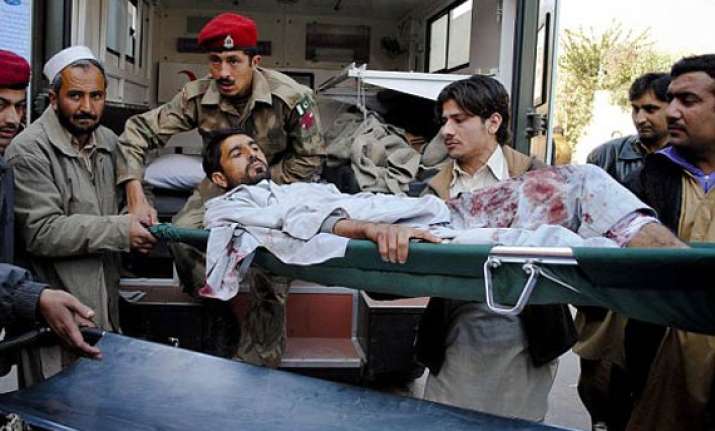 5 killed as peshawar female suicide bomber detonates vest