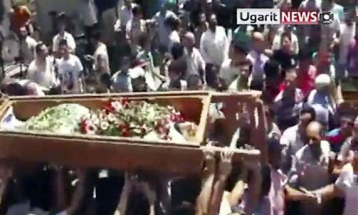 10 killed as thousands march in syria after friday ramzan