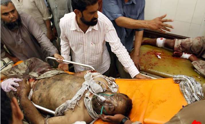 16 killed 40 injured in gambling den blast in karachi