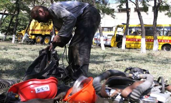 20 killed 17 missing in two mine accidents in ukraine