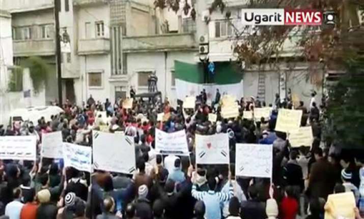 11 soldiers 10 civilians killed in syria violence