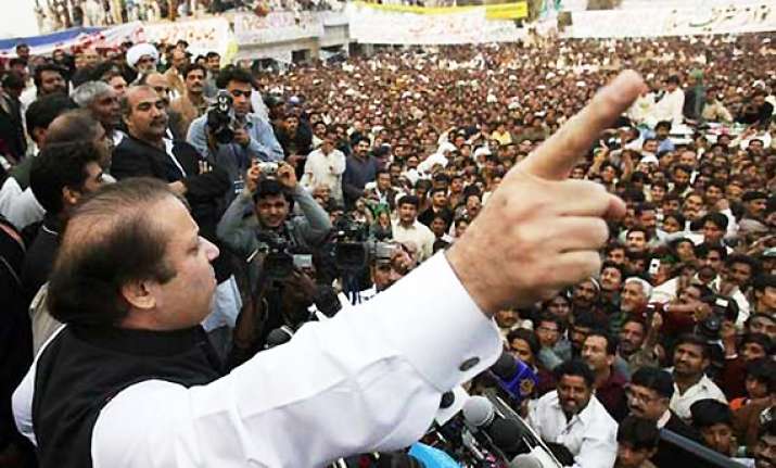 30 000 strong pml n rally demands zardari ouster