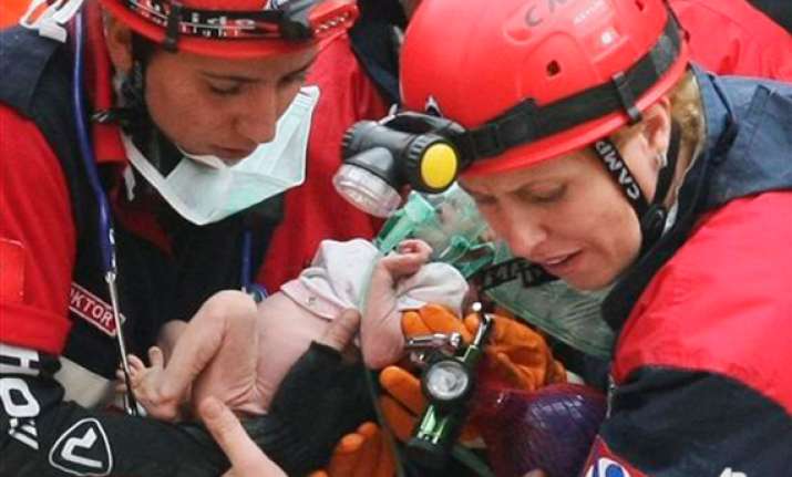2 week old baby rescued after turkish quake