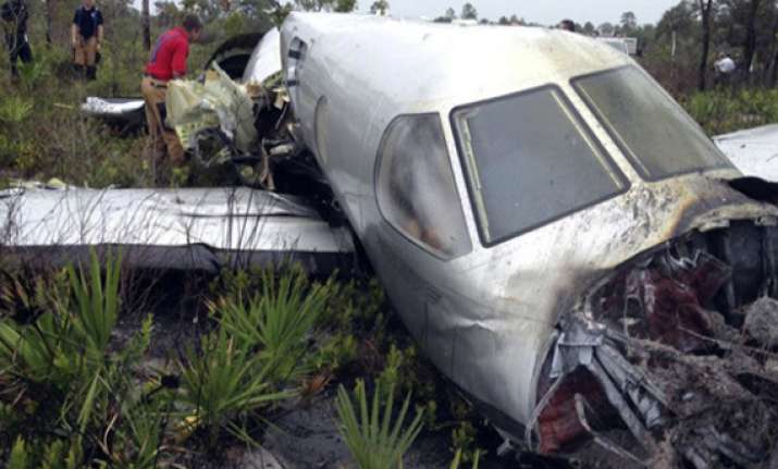 5 dead 13 injured in small plane crash near kiev