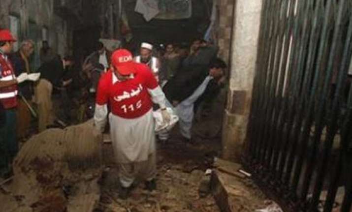 7 killed 50 injured in pak blast