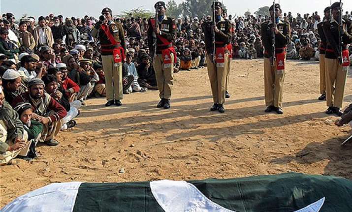 10 militants one soldier killed in pak clash