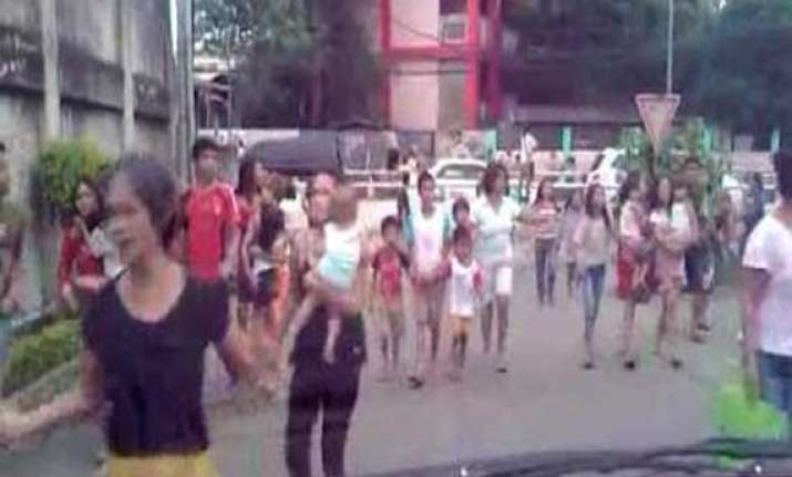 7.6 quake off philippines triggers tsunami alert